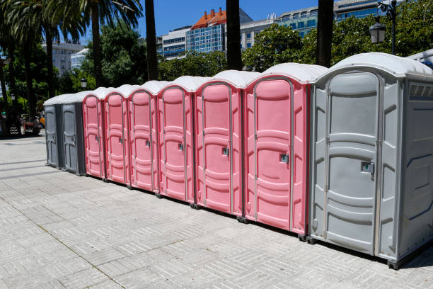 Best Deluxe Portable Toilet Rental  in Carlton, OR
